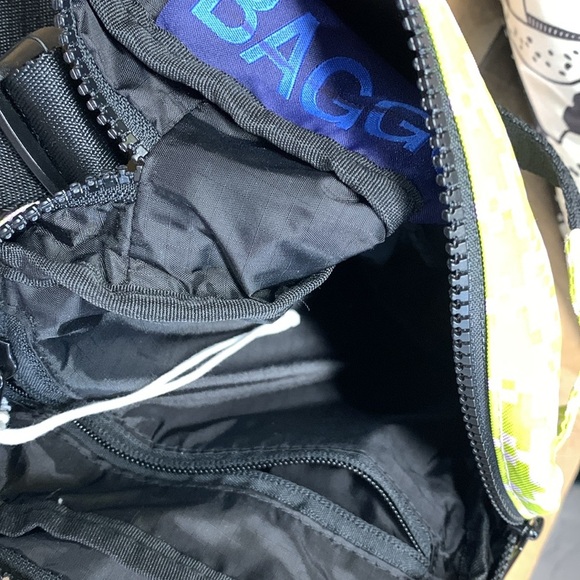 BAGGU Pistachio pixel Fanny pack new With Tags - Picture 6 of 7